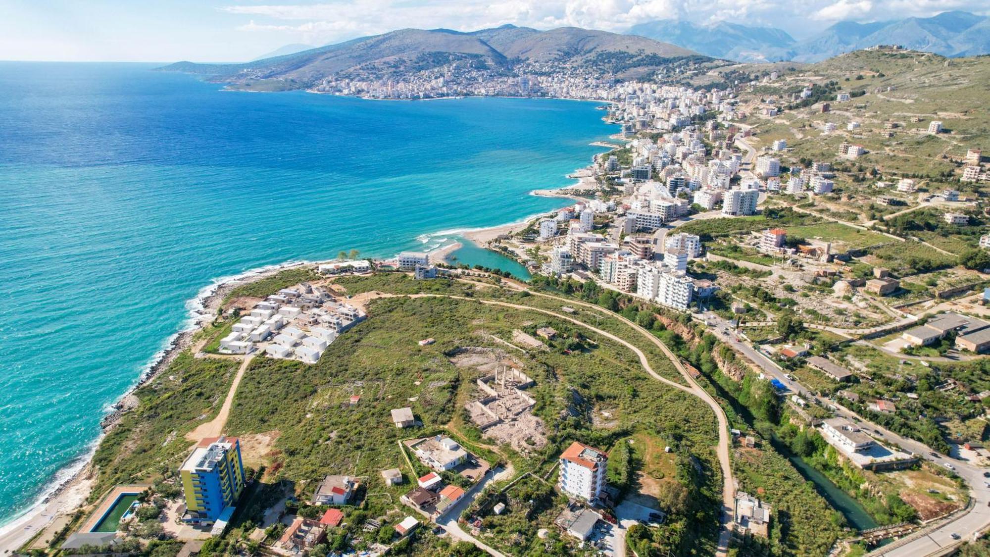 Hotel Holiday Sarandë エクステリア 写真