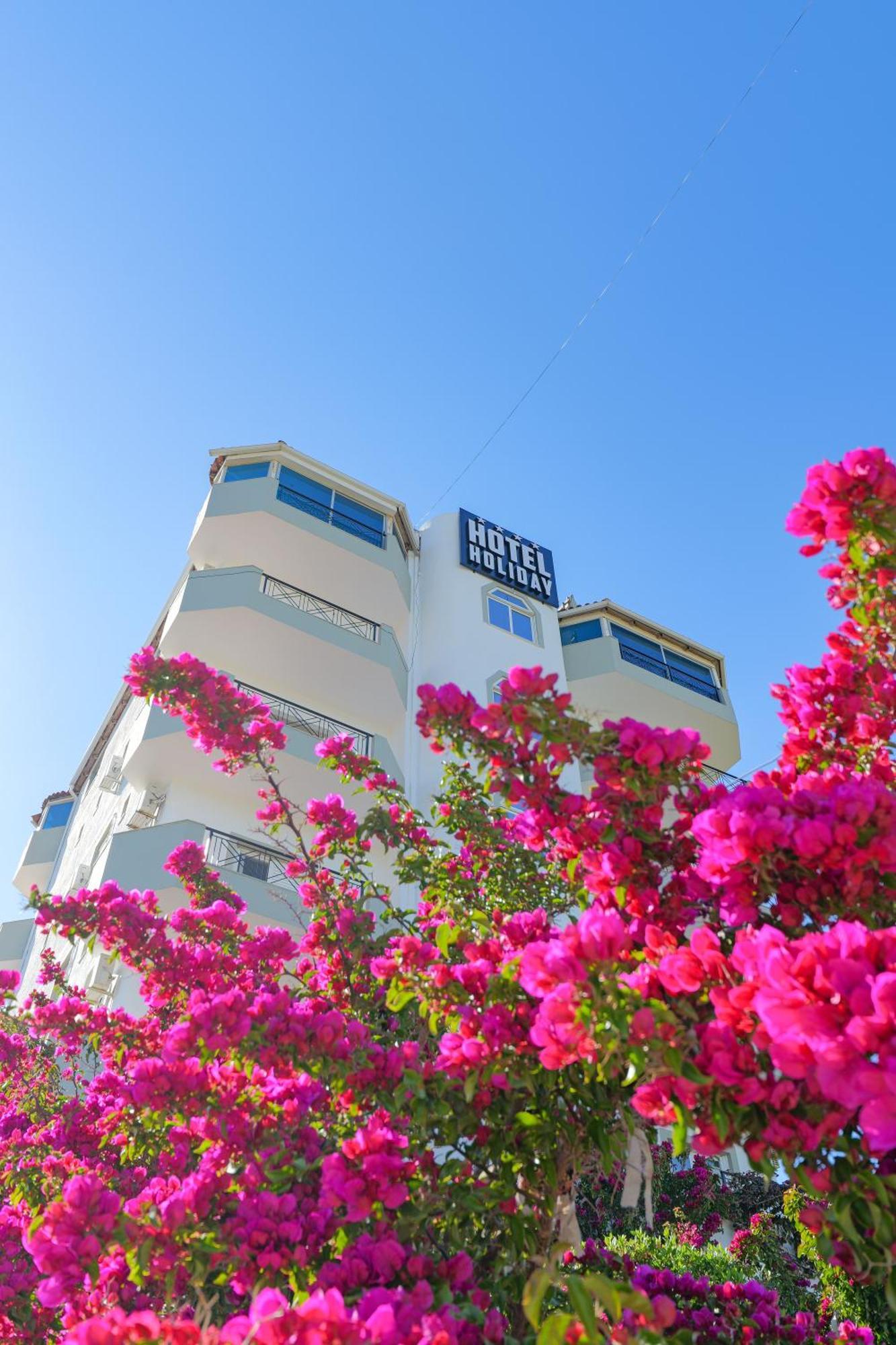 Hotel Holiday Sarandë エクステリア 写真