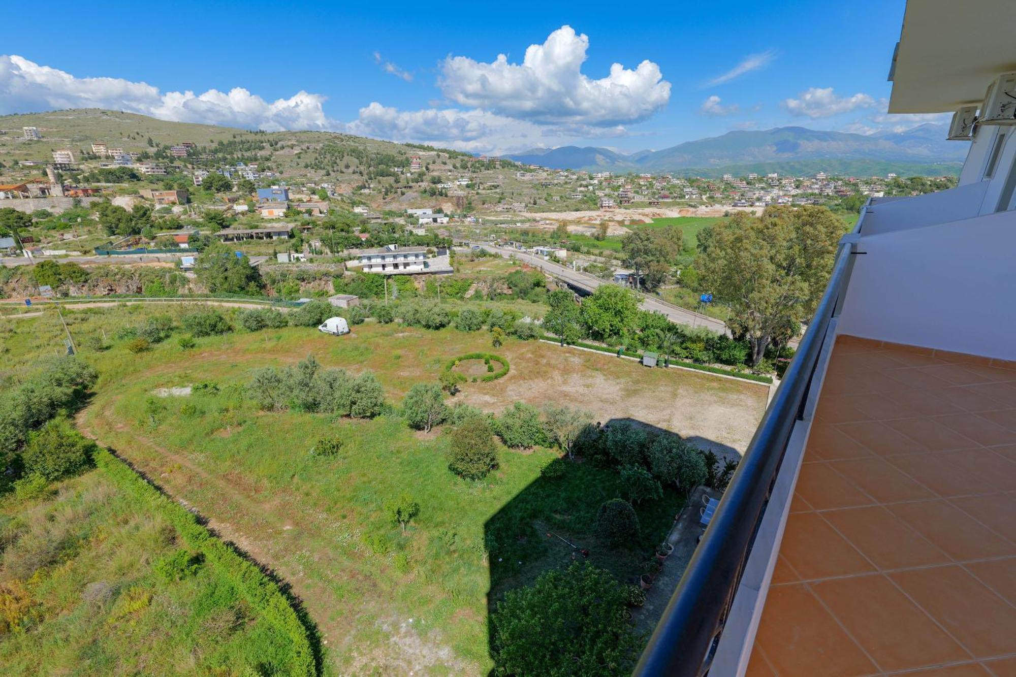 Hotel Holiday Sarandë エクステリア 写真