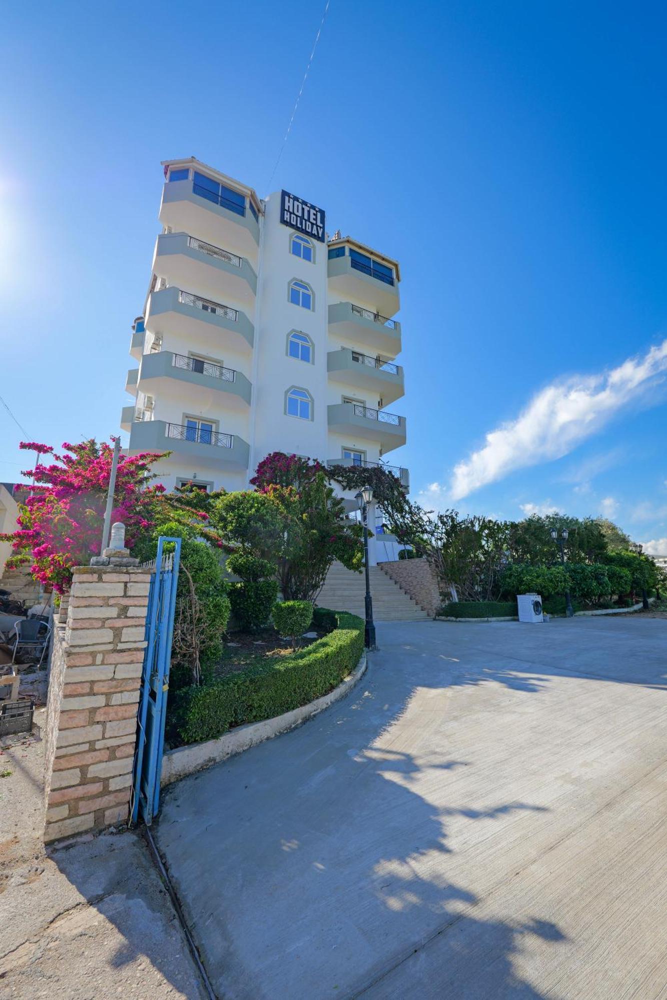 Hotel Holiday Sarandë エクステリア 写真