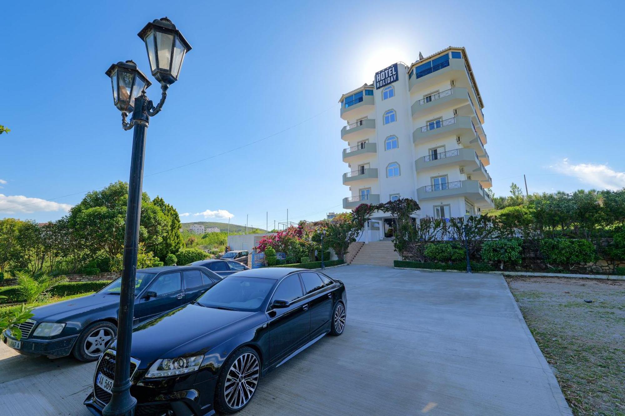 Hotel Holiday Sarandë エクステリア 写真