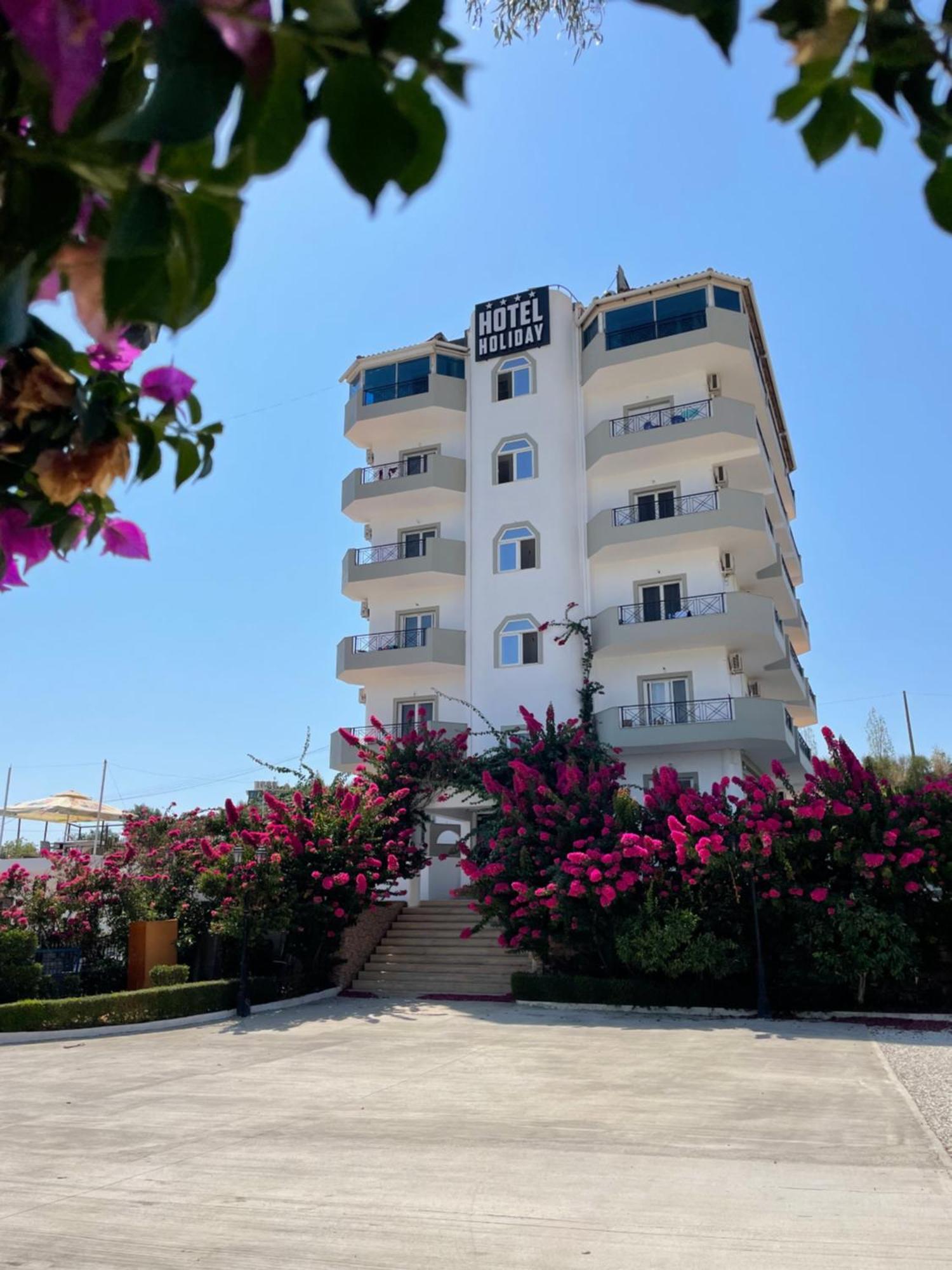 Hotel Holiday Sarandë エクステリア 写真